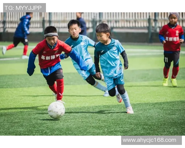 足球明星写真集：捕捉绿茵场上的激情瞬间与荣耀时刻